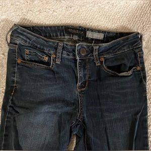Aeropostale jeggings size 4 regular. They are a nice wash and strechy!